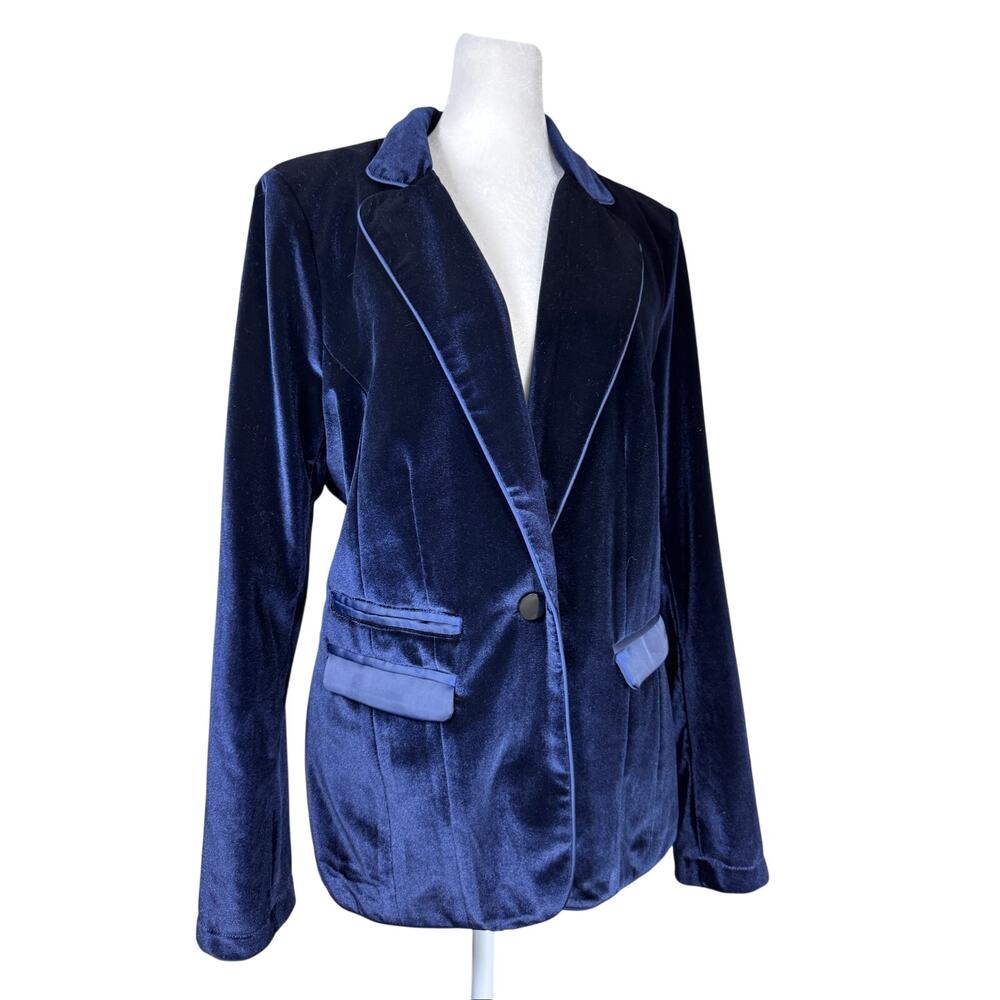 Fate Dark Blue Velvet Single Breasted Blazer